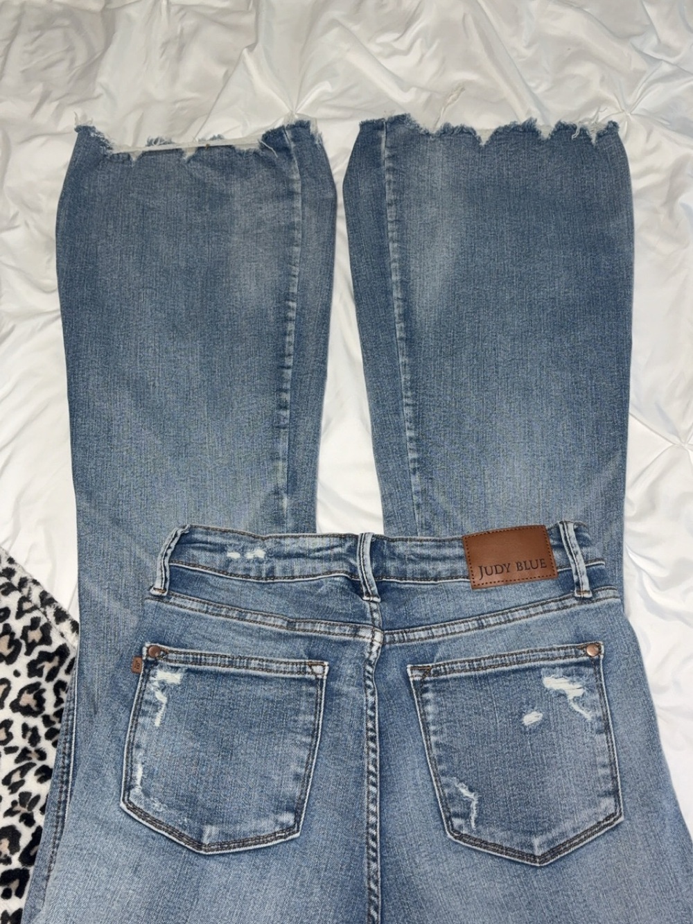 Judy Blue Light Wash Frayed Hem Wide Leg Jeans size 5/27